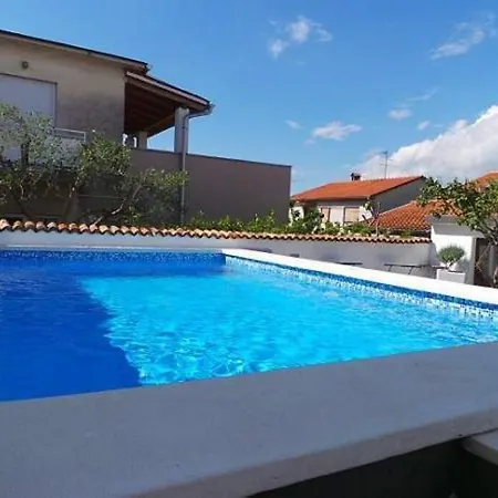 شقة Comfortable With Pool بولا