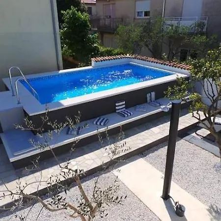 Comfortable With Pool * بولا